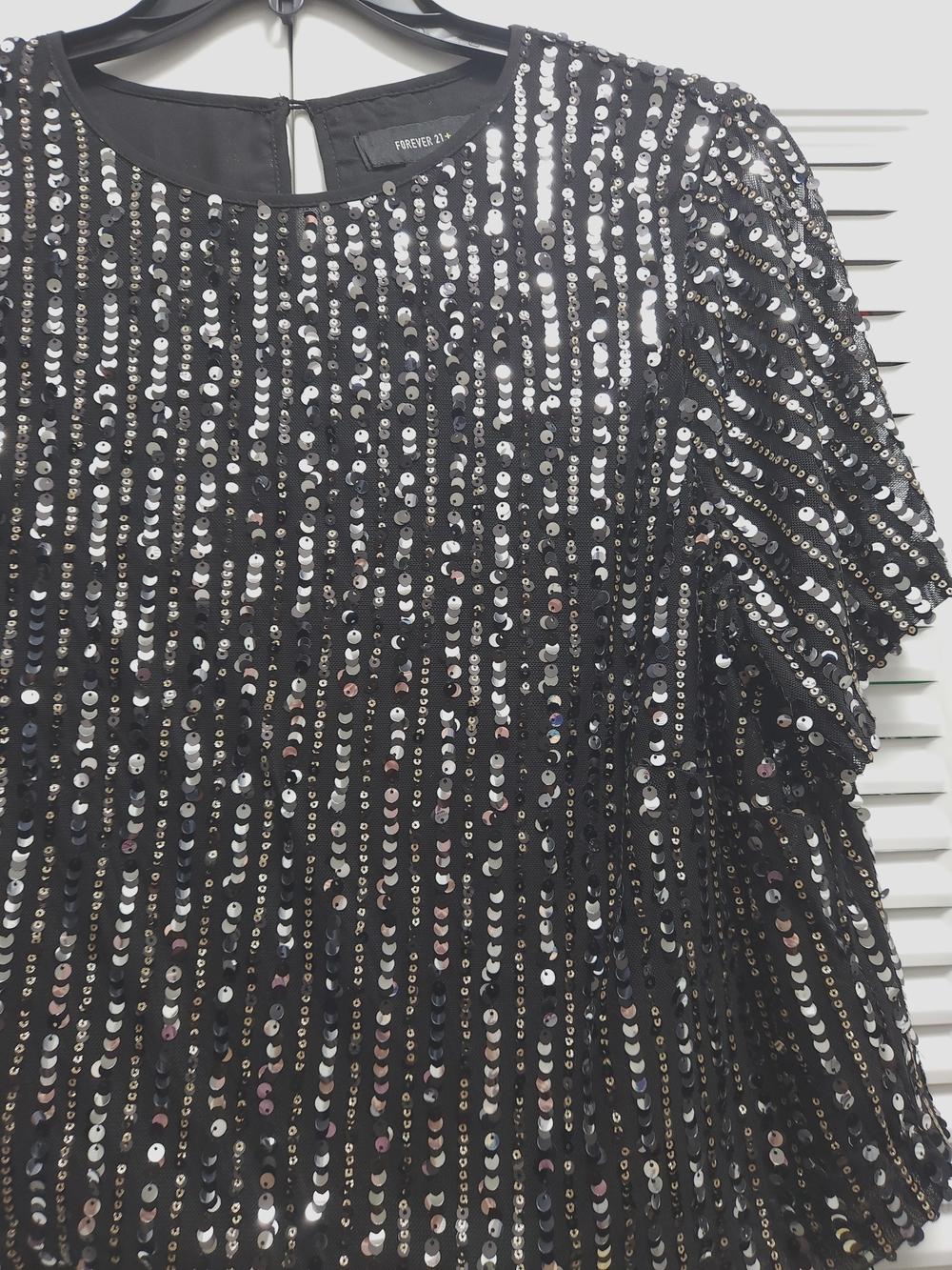 Forever 21+ Black Sequin Sparkle Top – Size 0X – Party & Going Out - Picture 2 of 5